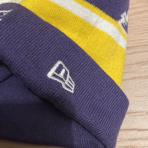 NWT LA Lakers winter hat - Picture 4 of 5